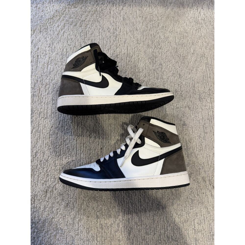 Air Jordan 1 “Mocha” 8.5